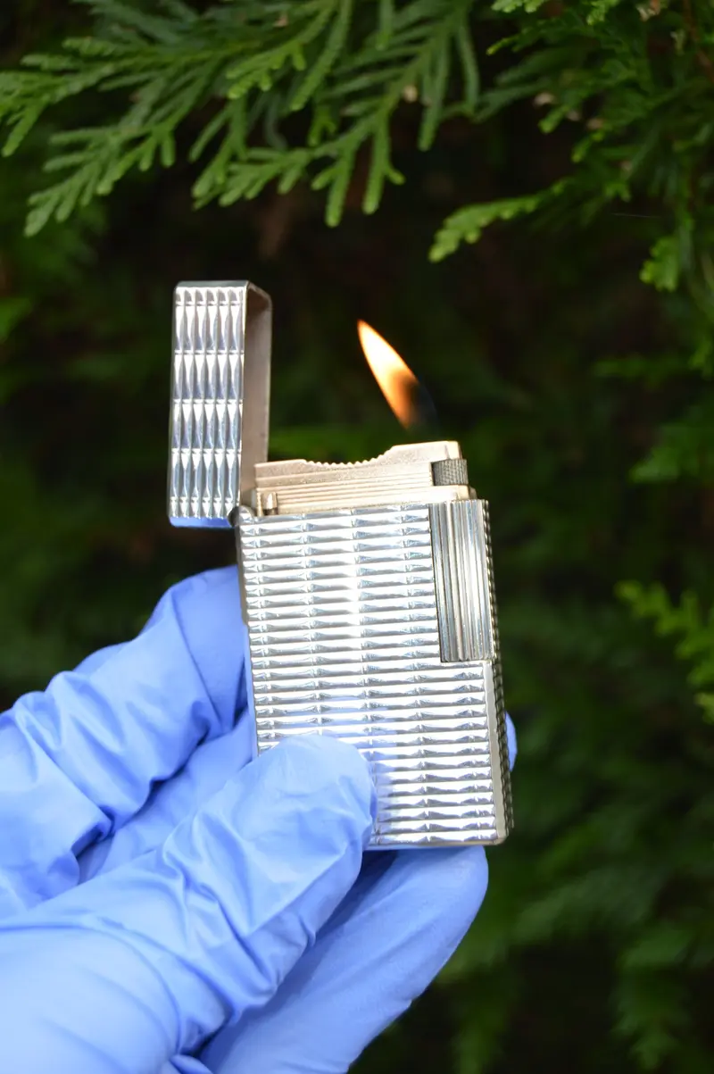 Mechero de lujo S.T. Dupont Línea 1 BS de Plata